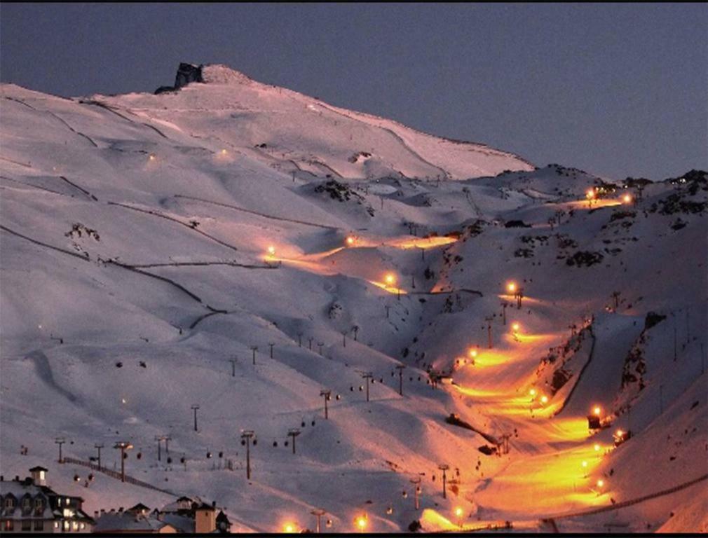 Apartamento Edificio Serraneu. Sierra Nevada. Granada Eksteriør billede